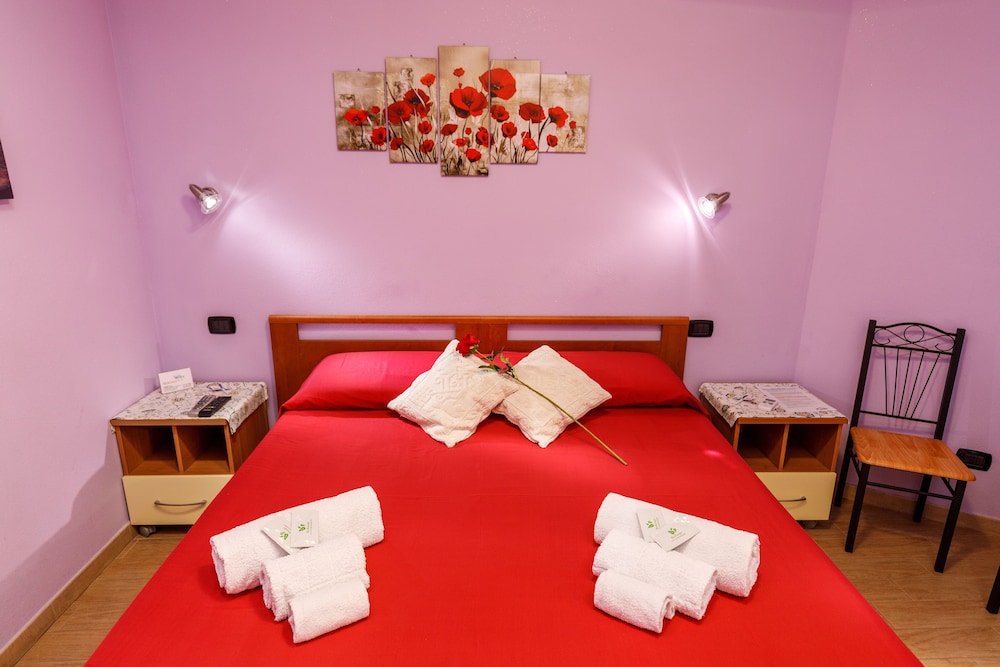 Deluxe Double Room, Ensuite photo 3