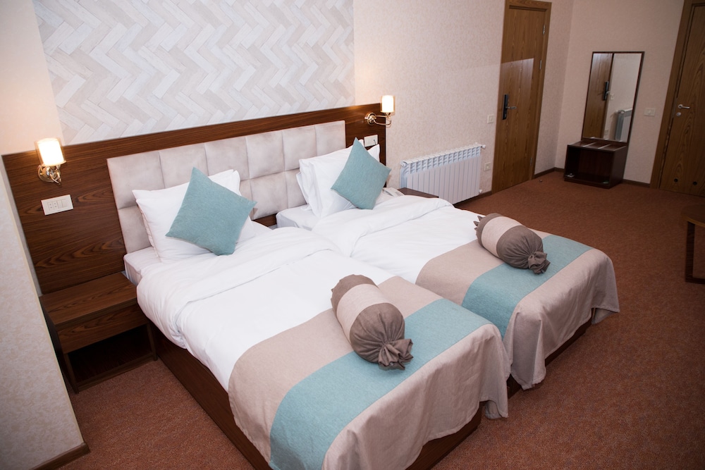 Double or Twin Room - Photo 5