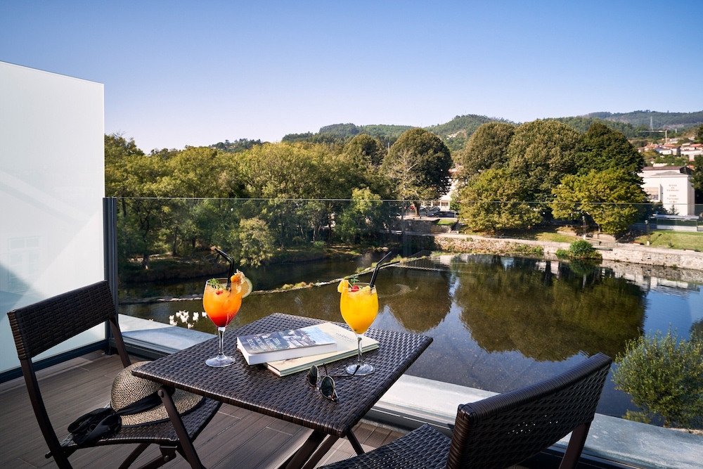 Panoramic Double or Twin Room, Balcony, River View photo 3
