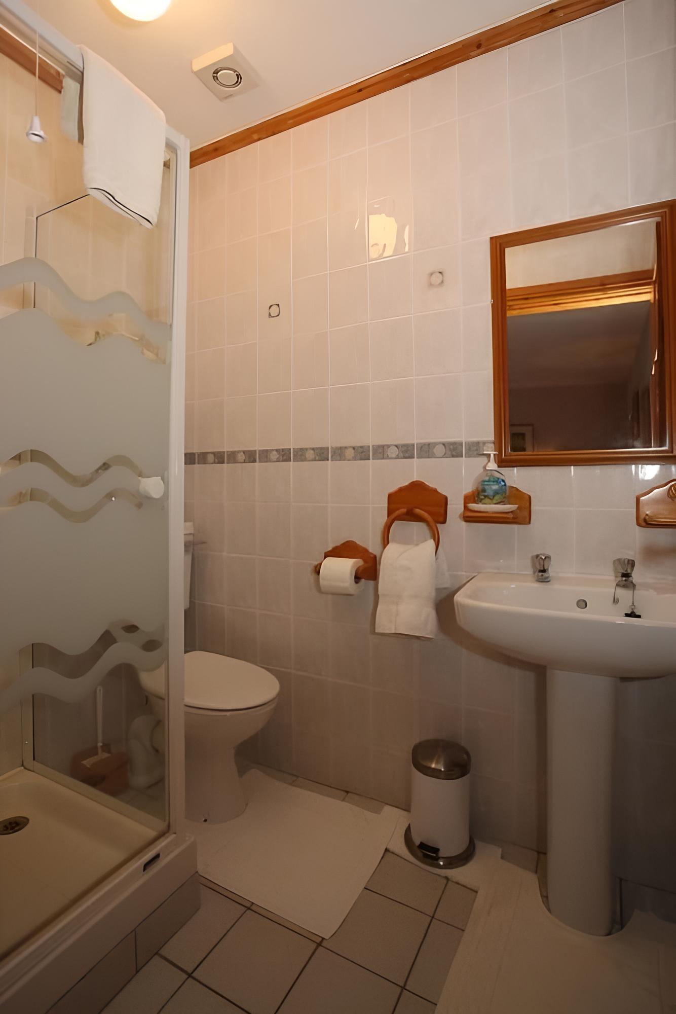 Triple Room With Shower photo 2