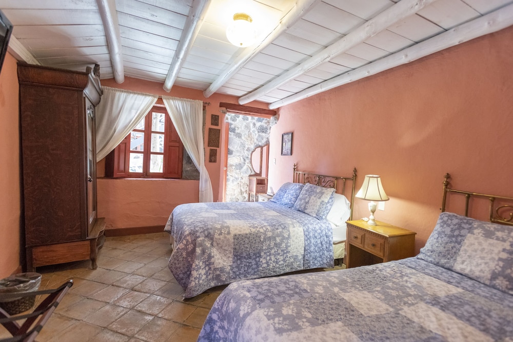Deluxe Double Room, 2 Double Beds, Fireplace (Shower/Bathtub) photo 1