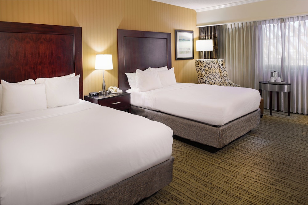 Premium Room, 2 Double Beds, Balcony (Interior Balcony) - Photo 4