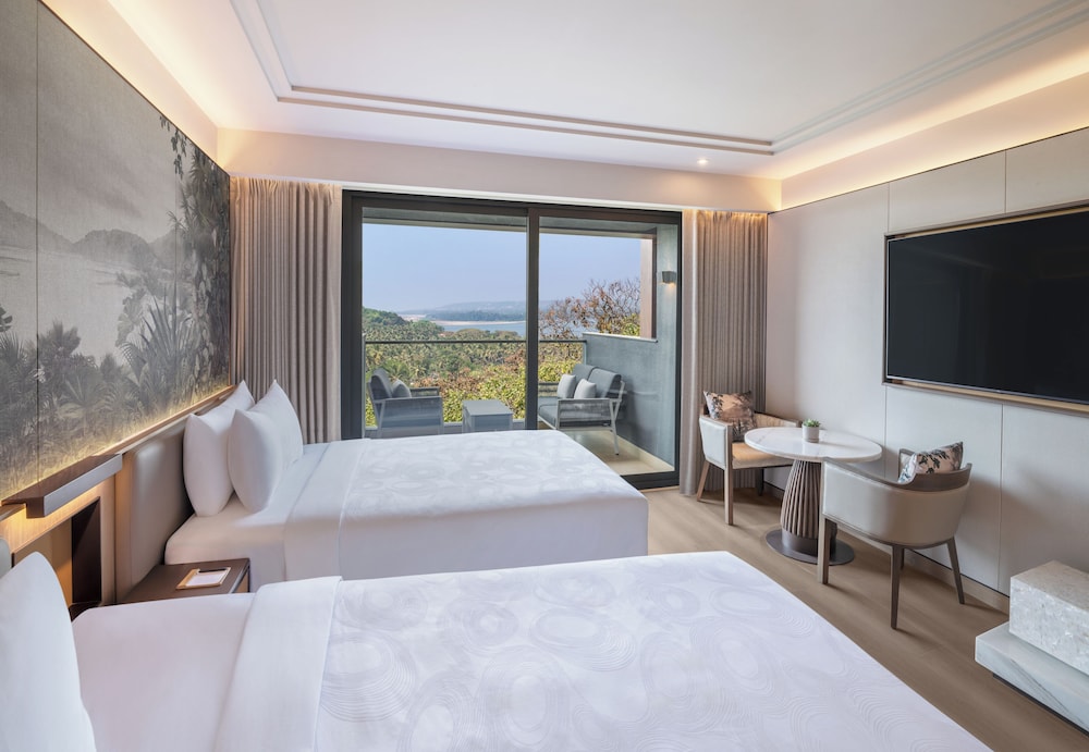 Luxury Room, 2 Twin Beds, Balcony (View) - Photo 5