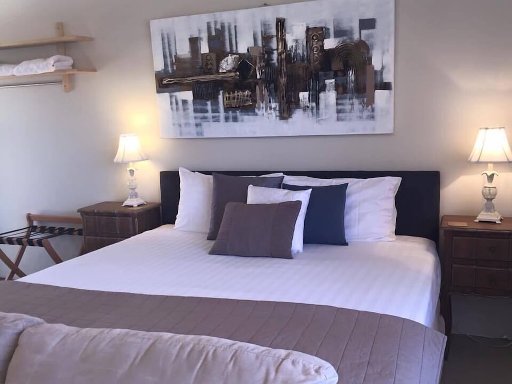 Family Suite, 2 Bedrooms, Non Smoking, Executive Level (Wotif Baby Grand Bargain) photo 2