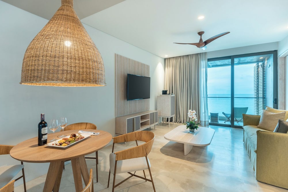 Prestige Coral Suite 1 King Bed - Photo 1