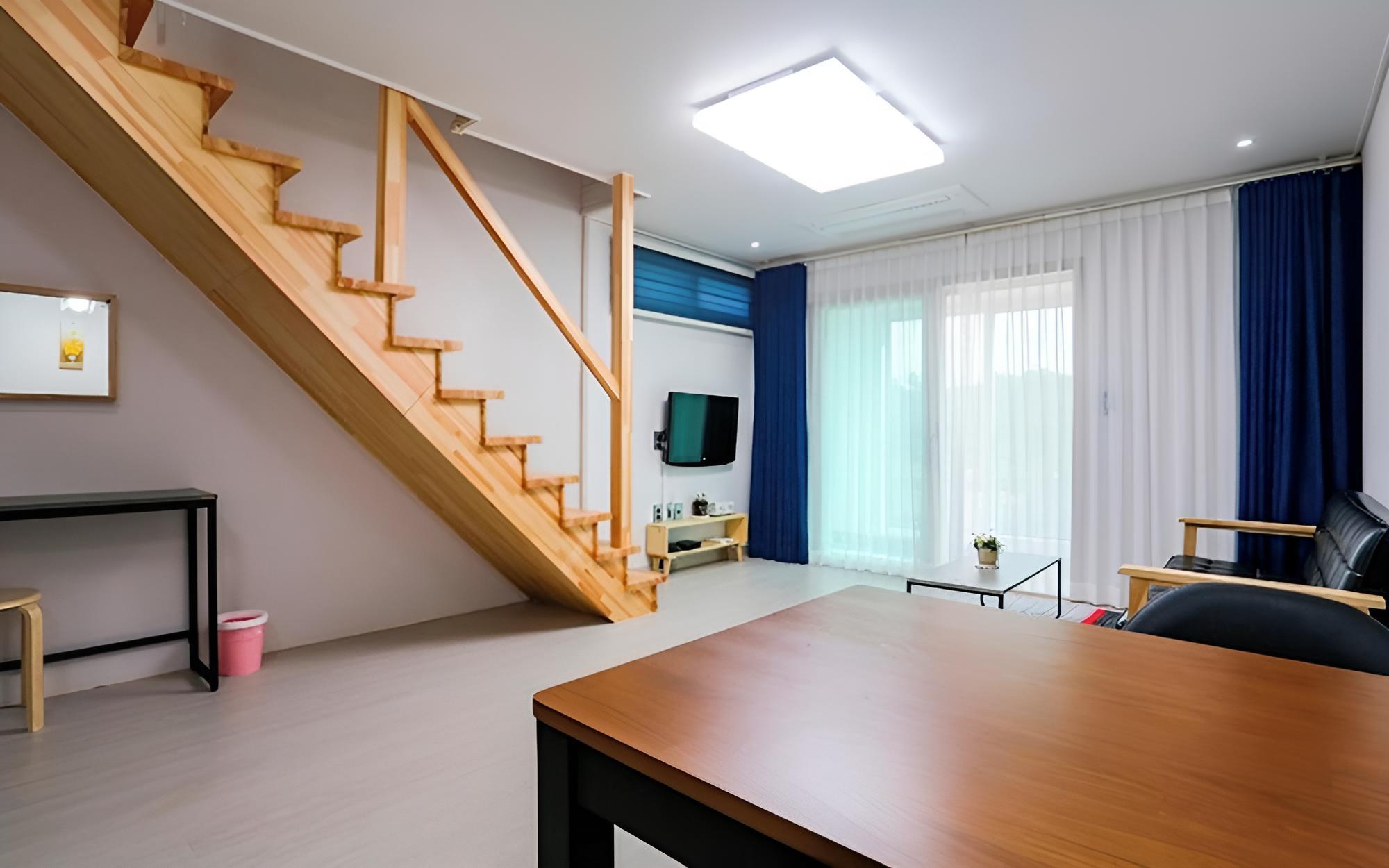 Room (Room 201 (Double bed bed room)) photo 2