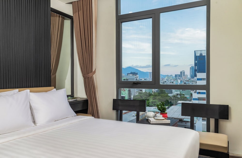 Deluxe Double Room, City View