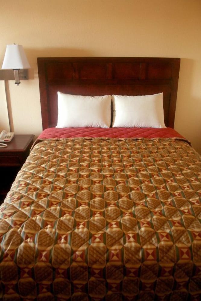 Standard Room, 1 King Bed - Photo 1