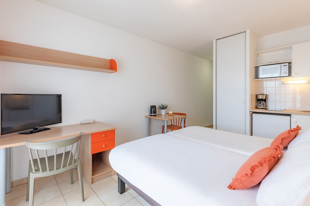 Standard Studio, 2 Twin Beds - Photo 2