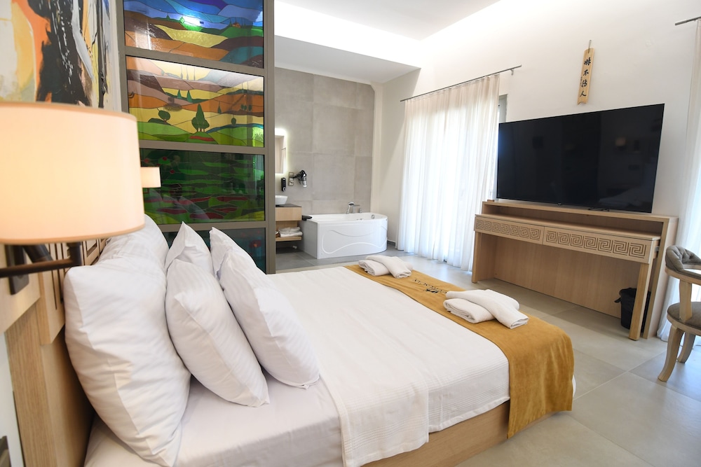 Deluxe Double Room, Pool View