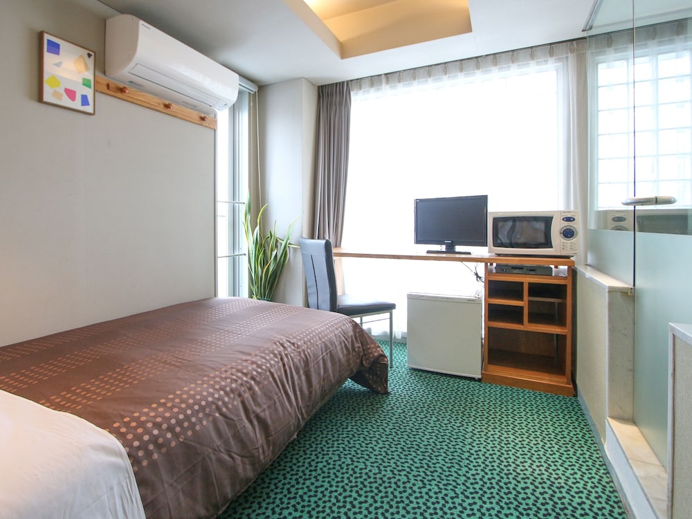 Single Room, Smoking (Dog Friendly)