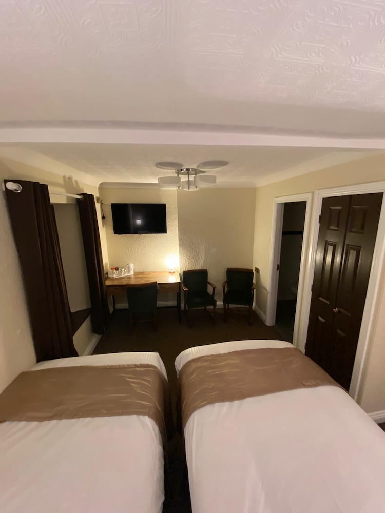Classic Twin Room, Ensuite - Photo 2