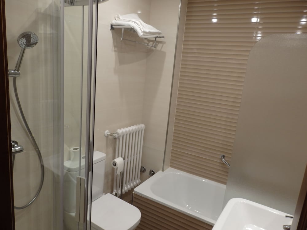 Suite - Photo 6