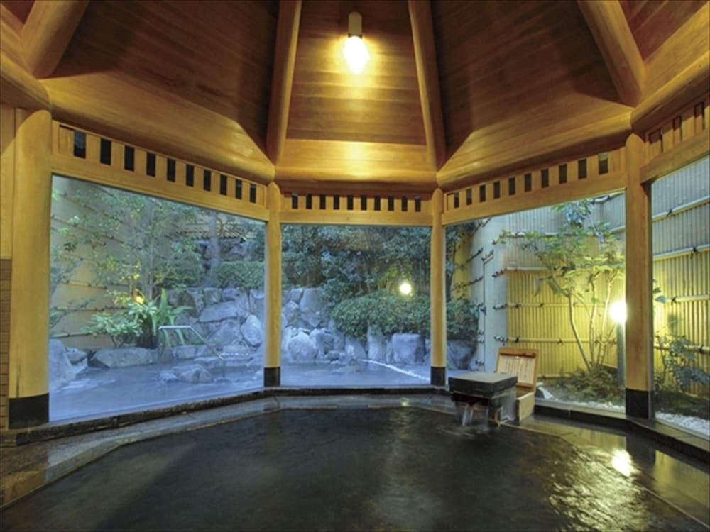 Japanese Western Style Room with Open-air Bath photo 1