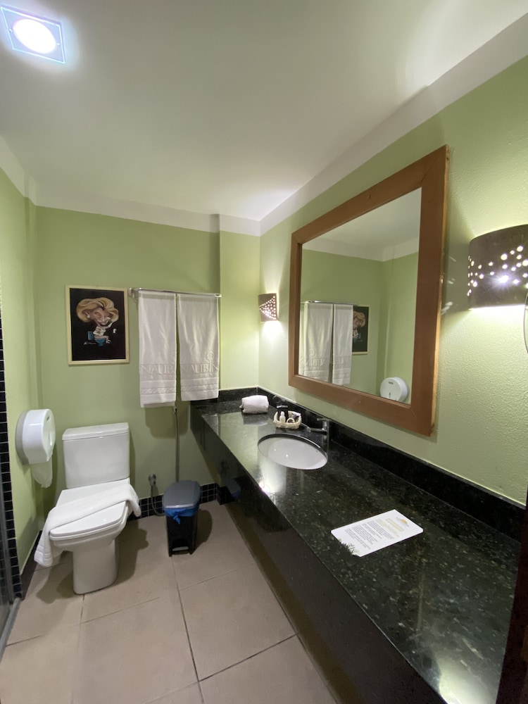 Comfort Suite photo 2