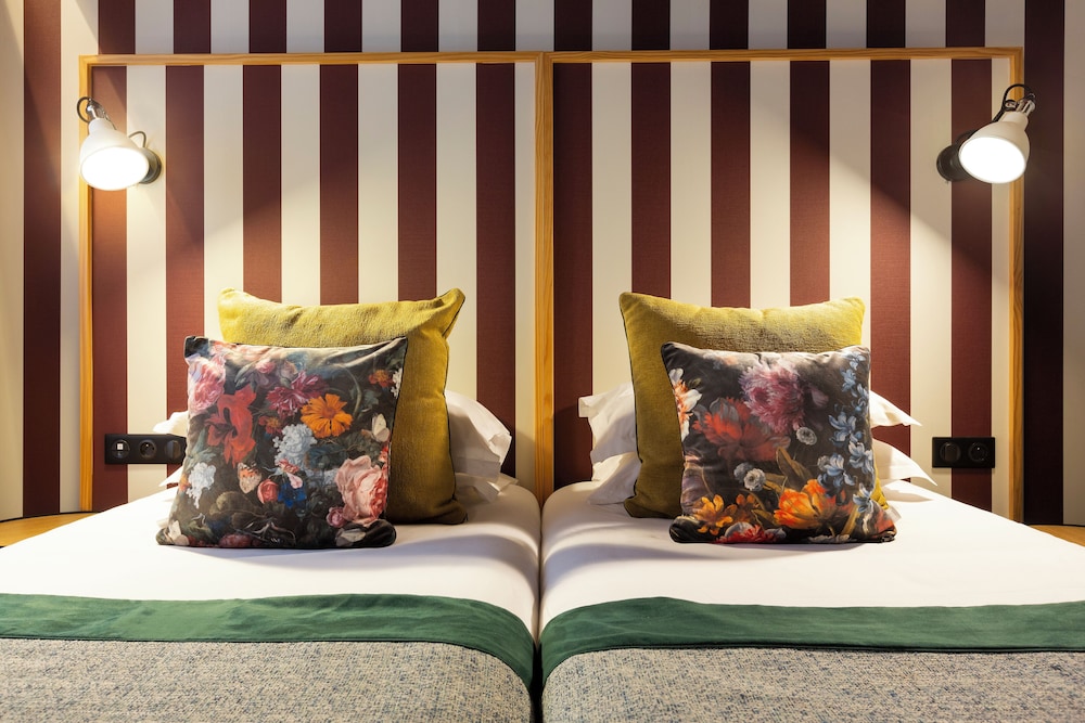 Twin Room - Photo 3