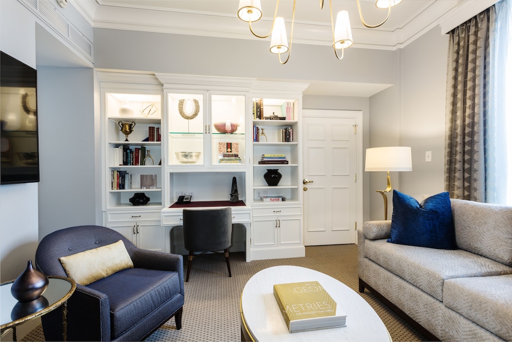 Suite (Playwright Penthouse)