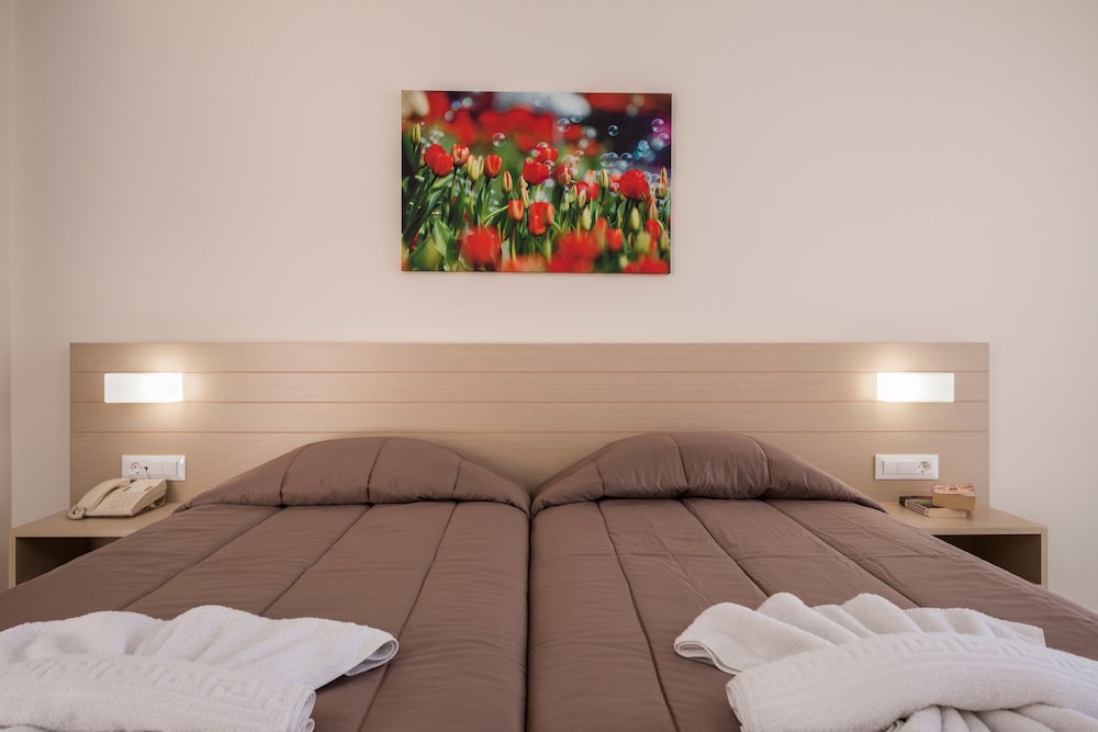 Standard Double Room - Photo 1