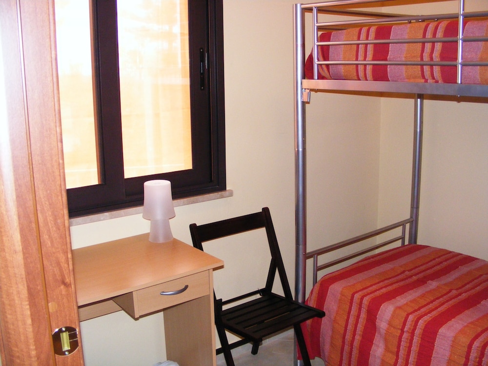 Villa Individuelle à 20m de la Mer pour Séjour et/ou Soins Thermaux Près de Taormina, Photo 16