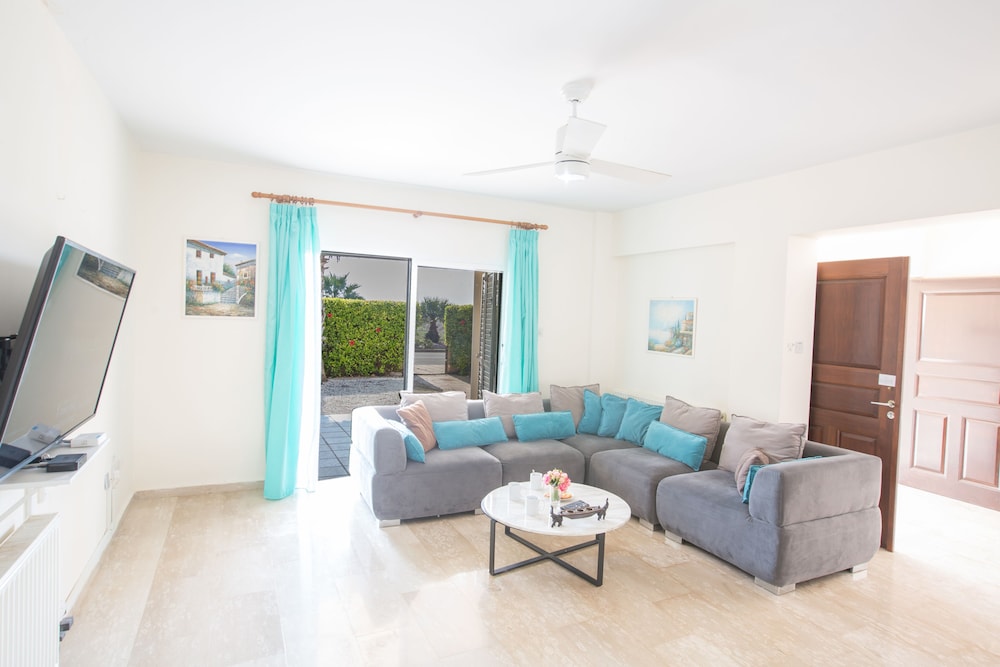 Villa, 4 Bedrooms, Smoking, Private Pool photo 2
