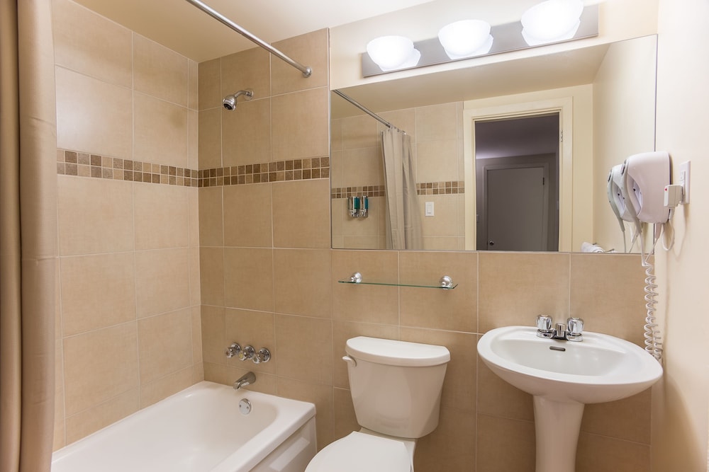 Superior Room, 1 Queen Bed, River View photo 3