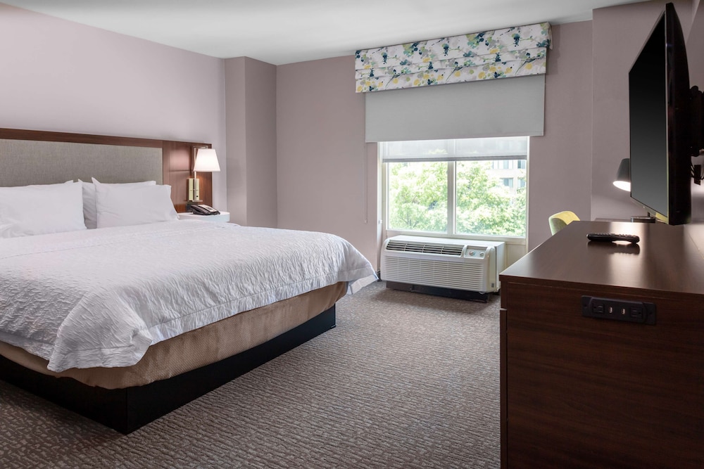 Studio, One Queen Bed, Non-Smoking - Photo 4