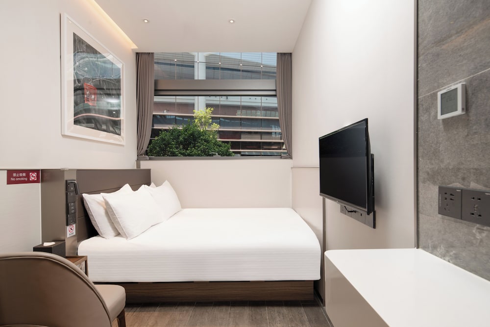 Basic Double Room Single Use, Garden View