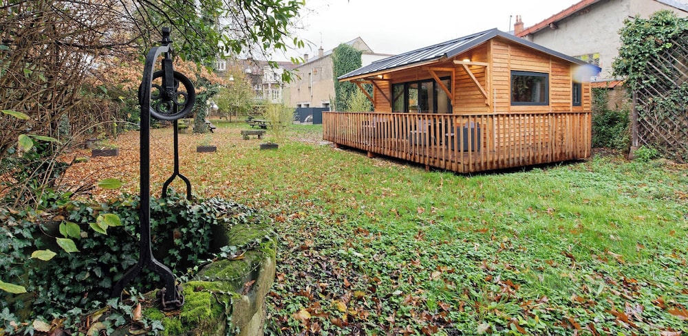 Deluxe Chalet, 1 Double Bed, Kitchenette, Garden Area photo 3