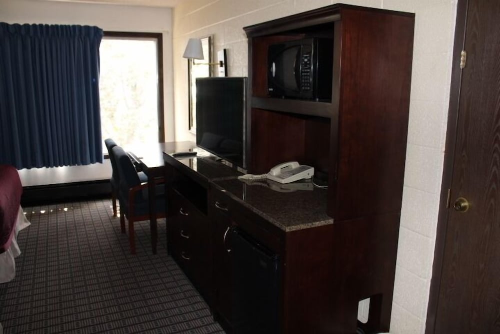 Standard Double Room, 2 Queen Beds photo 2