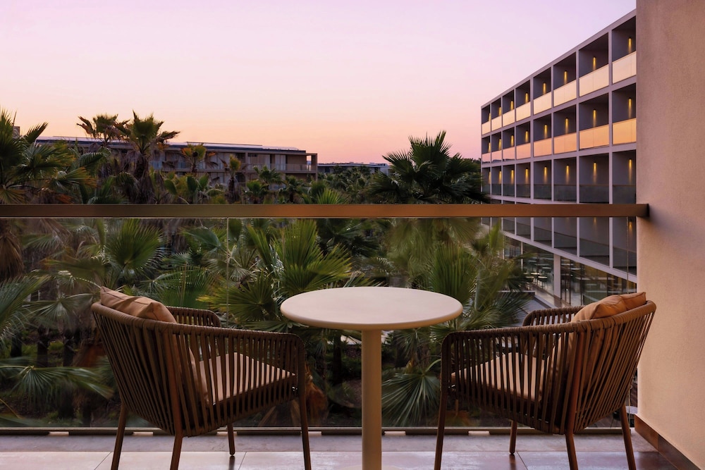 Deluxe Room, 2 Twin Beds, Resort View (Balcony) - Photo 7