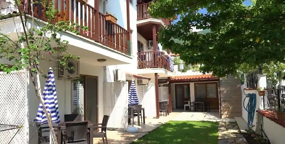 Family Apartment, Garden View photo 2