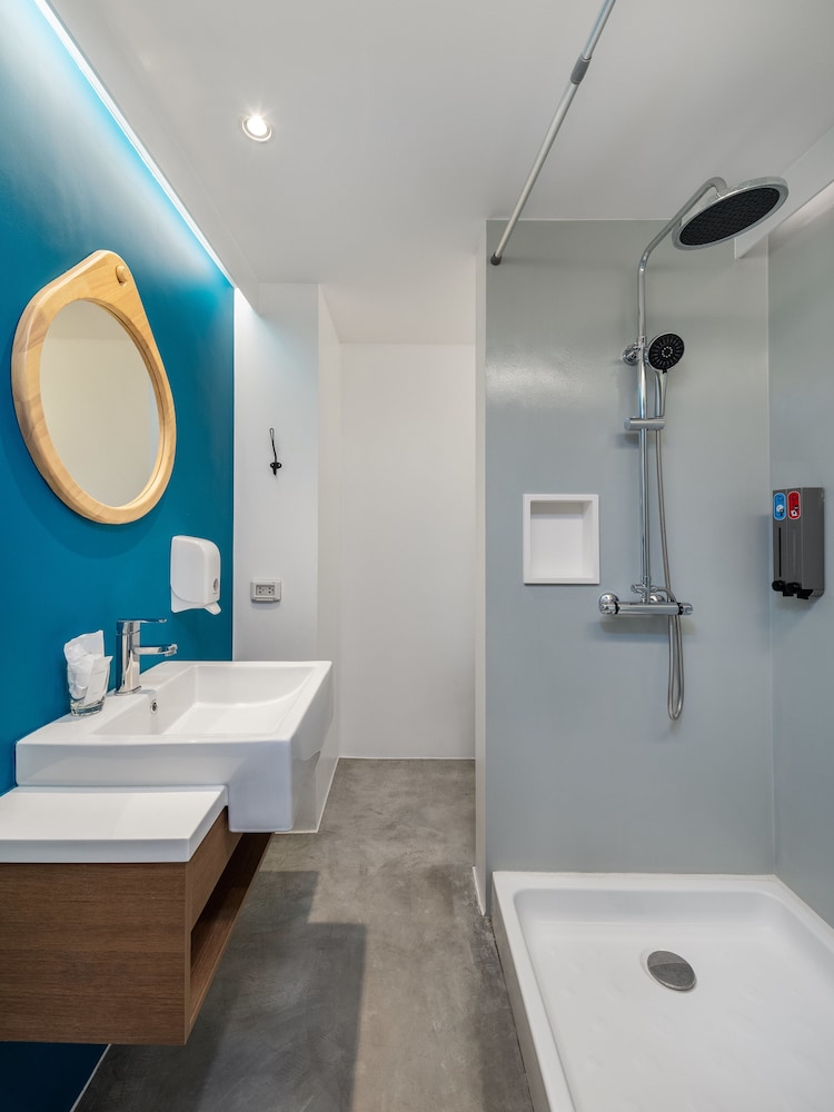 Quadruple Room - Photo 10