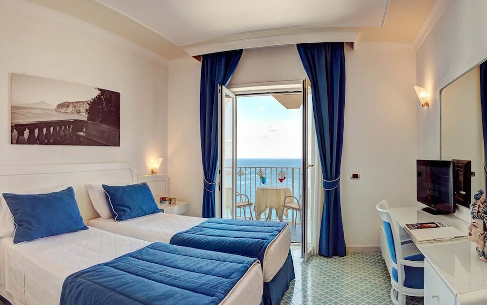 Premium Room, Partial Sea View