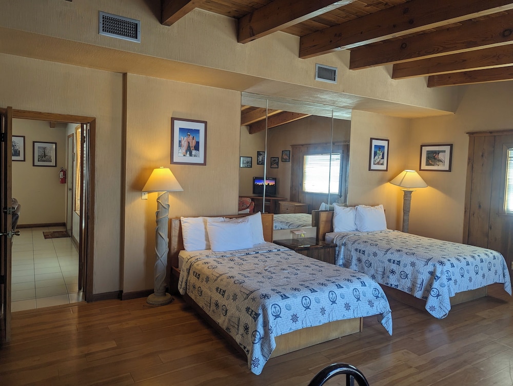Standard Room, 1 Bedroom, Non Smoking, Private Bathroom (Pent House South)