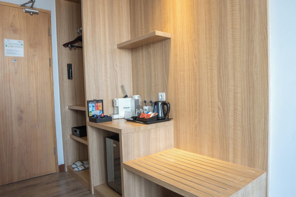 Deluxe Room - Photo 5