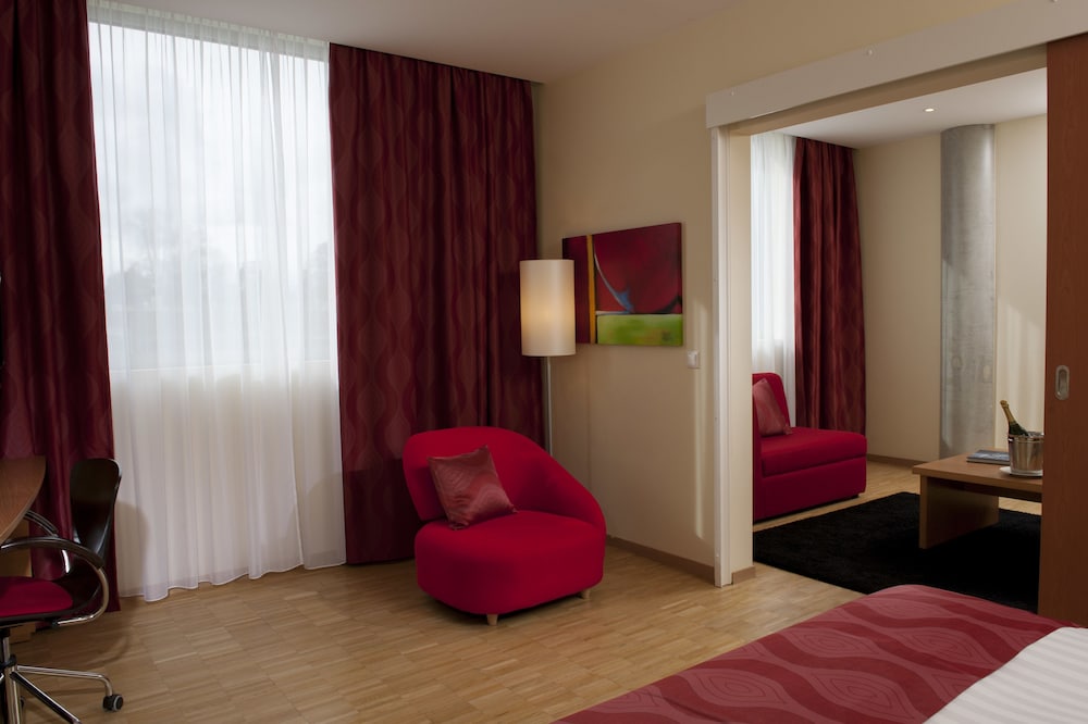 Suite, 1 King Bed with Sofa bed, Non Smoking (2 Rooms) - Photo 3