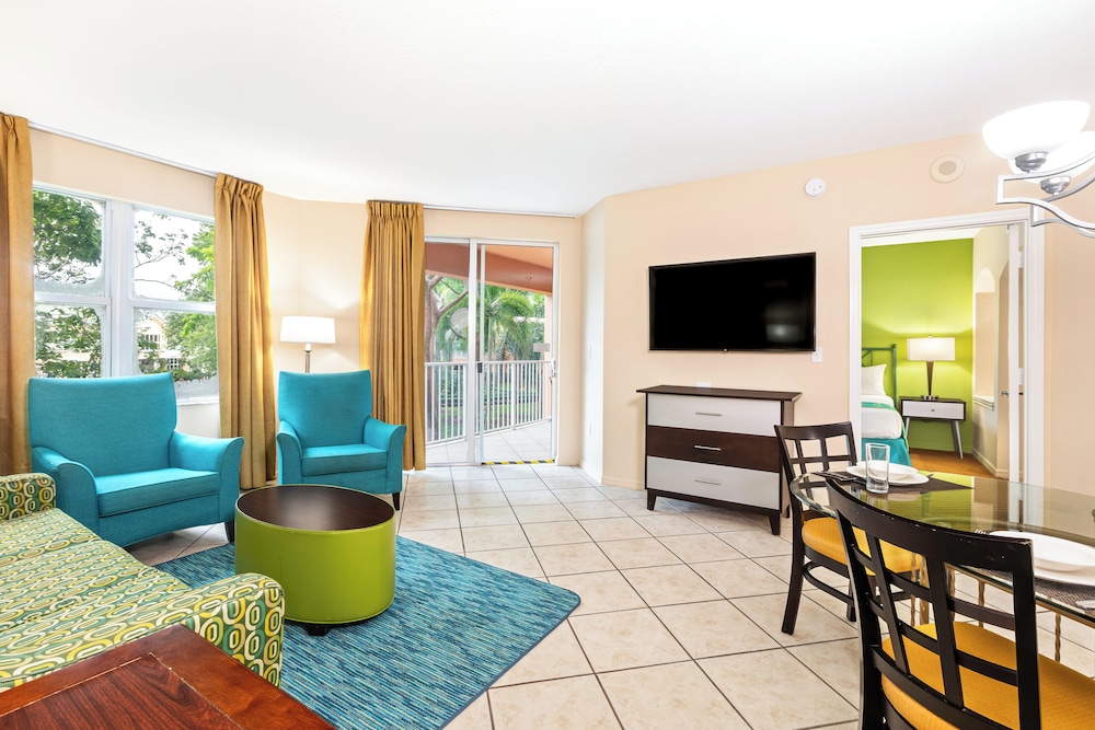 Two Bedroom Suite - Photo 12