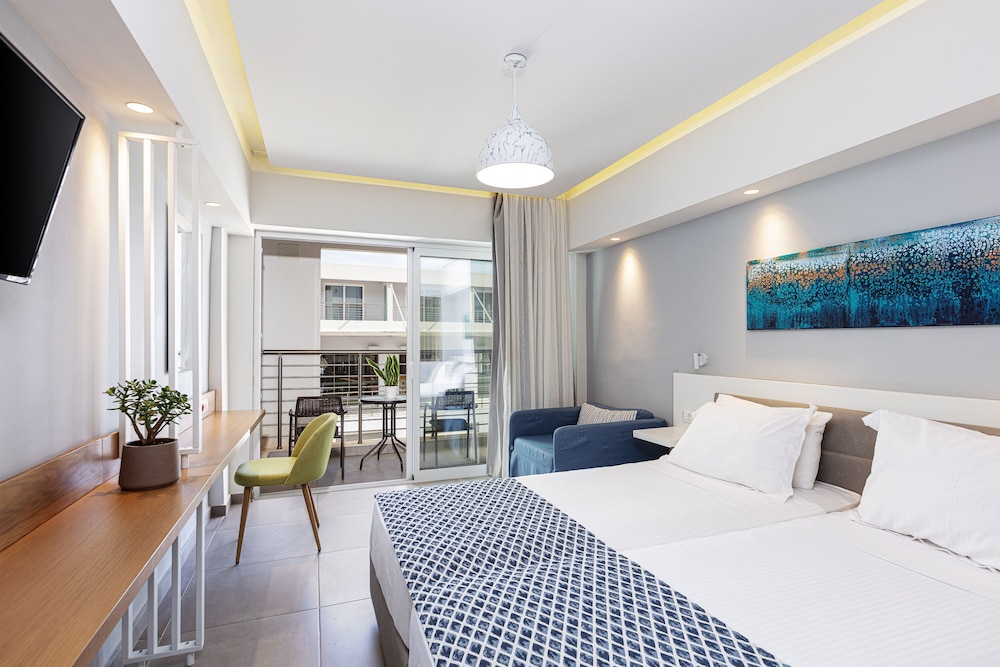 Superior Room with Garden or Mountain View