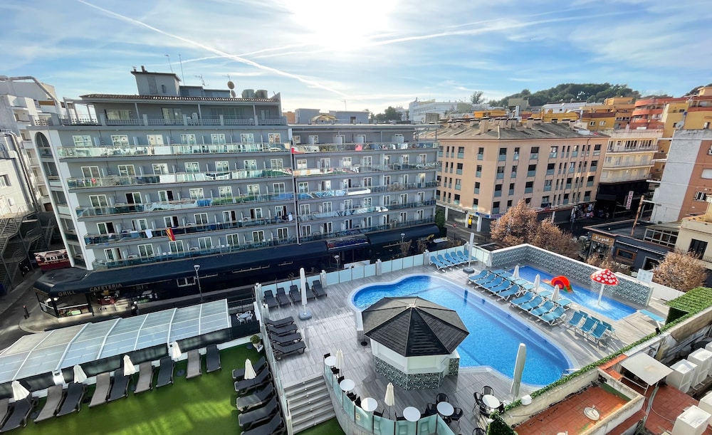 Superior Double or Twin Room, Balcony - Photo 2