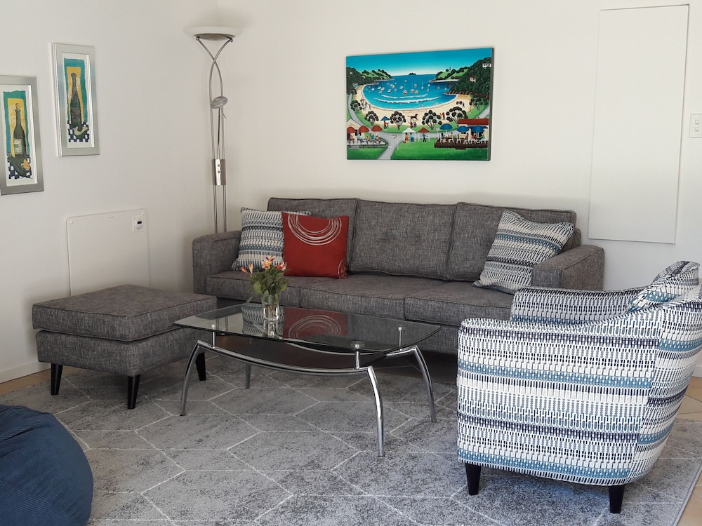 Three Bedroom Apartment with Courtyard