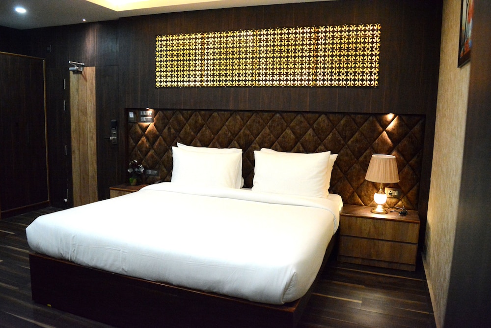 Royal Studio Suite