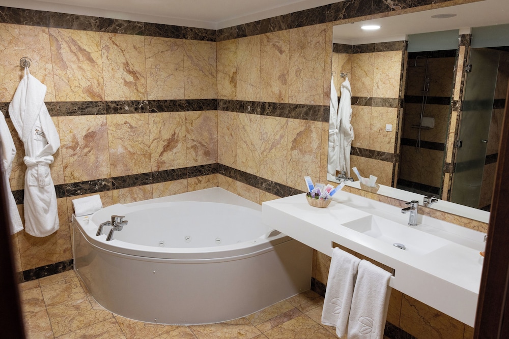 Suite, Mountain View thumbnail 5