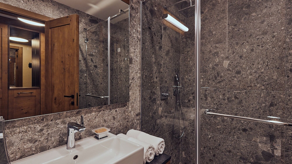 Deluxe Suite photo 3