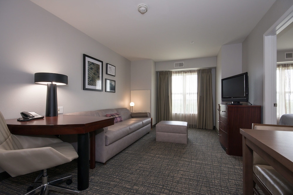 Studio Suite, 1 King Bed with Sofa bed (Hearing Accessible) - Photo 4