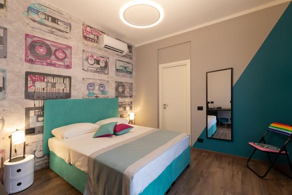 Classic Double or Twin Room, Non Smoking, Courtyard View photo 2