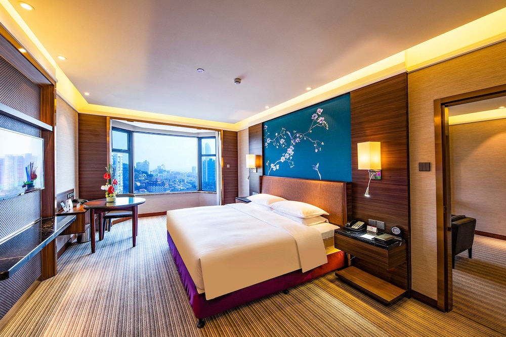 Deluxe Suite - Photo 2