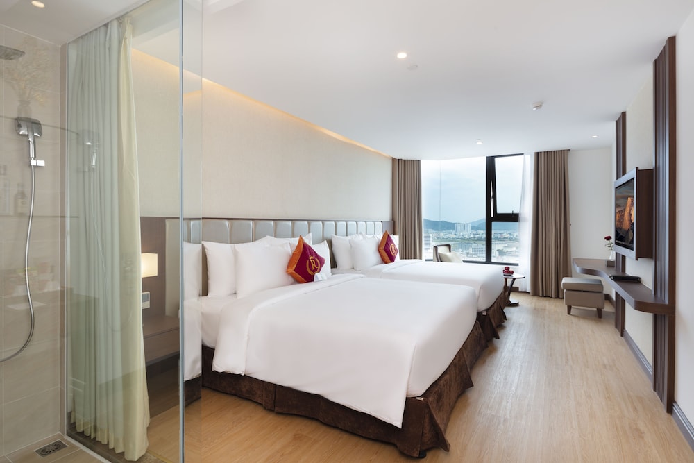 Family Room, Partial Sea View - Photo 1