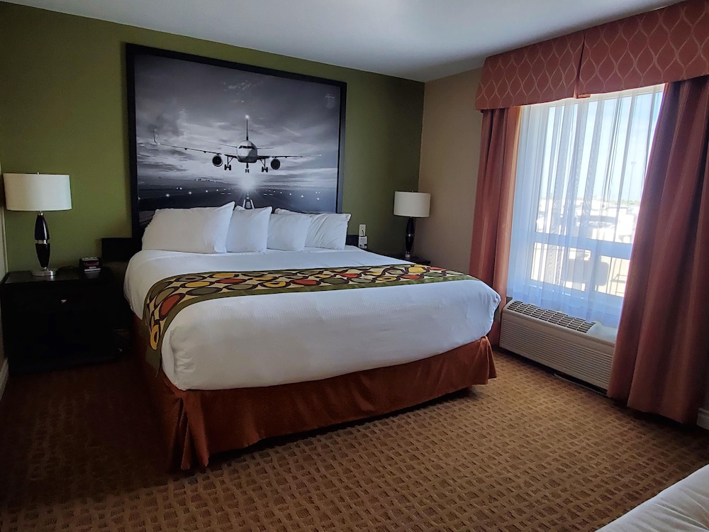 Suite, 1 Queen Bed - Photo 6