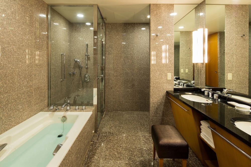 Junior Suite with Lounge Access, Non Smoking photo 3