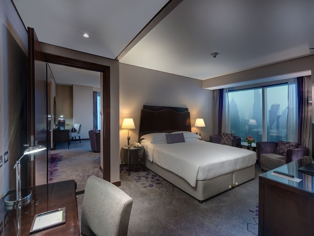 Suite, 1 Bedroom (Spacious High Floor)